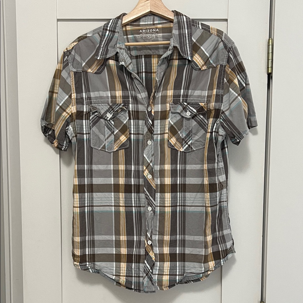Arizona Jean Company Gray Plaid Short Sleeve Button-Down Shirt